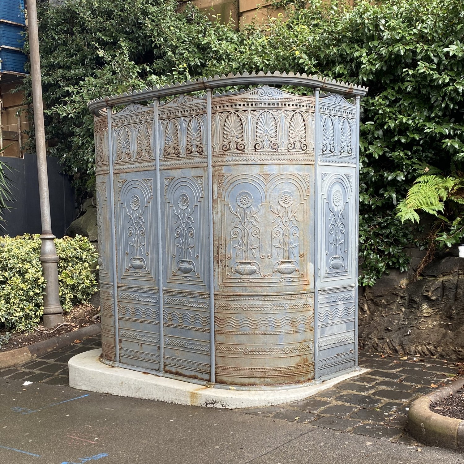 Image of the 1880s Antique Cast-Iron Urinal (aka Pissoir), as viewed in late 2020