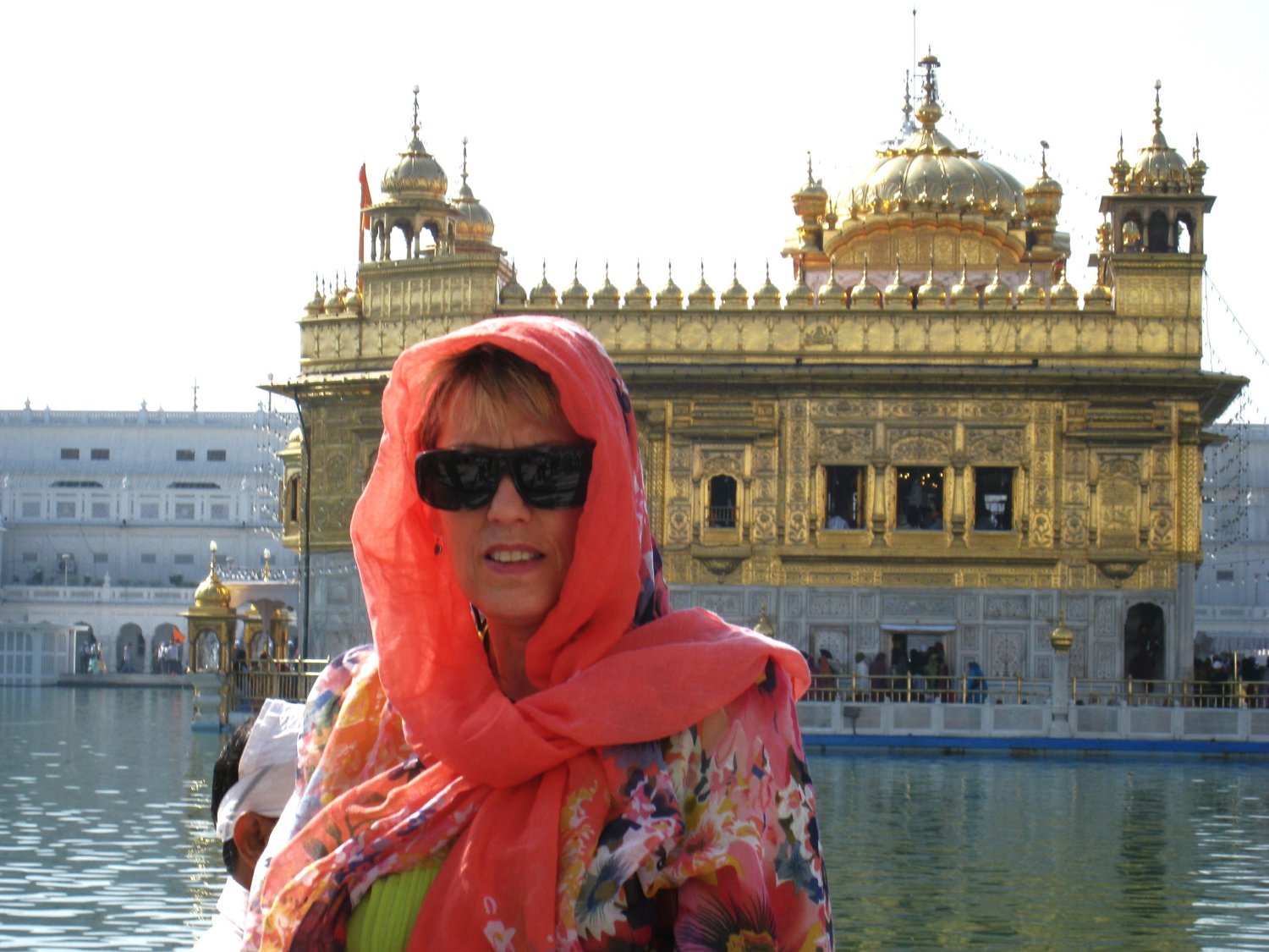 Image of Marlene, wearing a head-scarf, at the Amritsar Golden Temple (India)