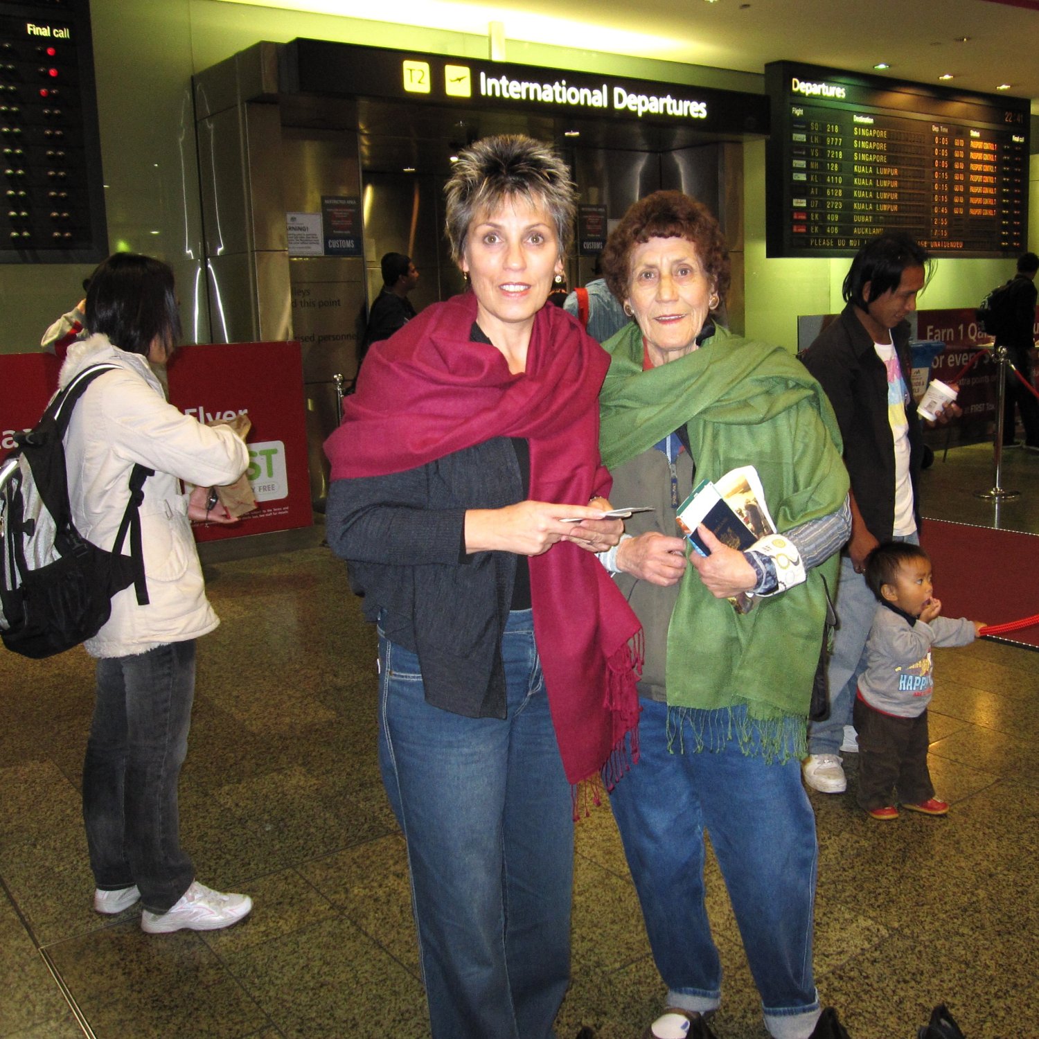 Image showing two travelers departing Melbourne en route to Hanoi