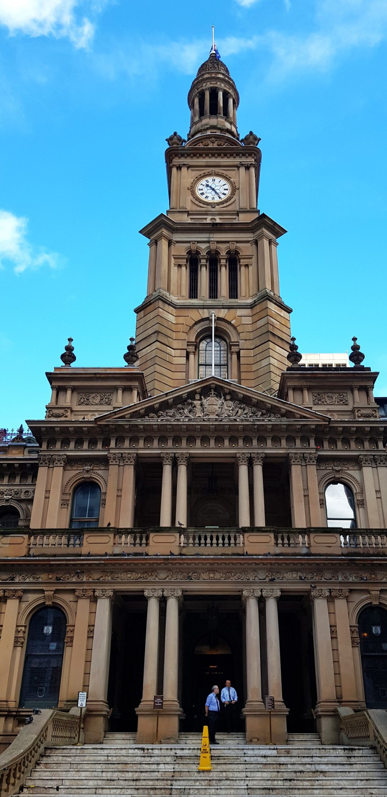 Image of Sydney Town Hall, viewed from George Street